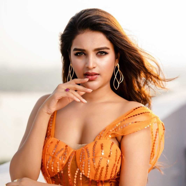 Online Booking Of One Night Stand Call Girl Nearby Hotel